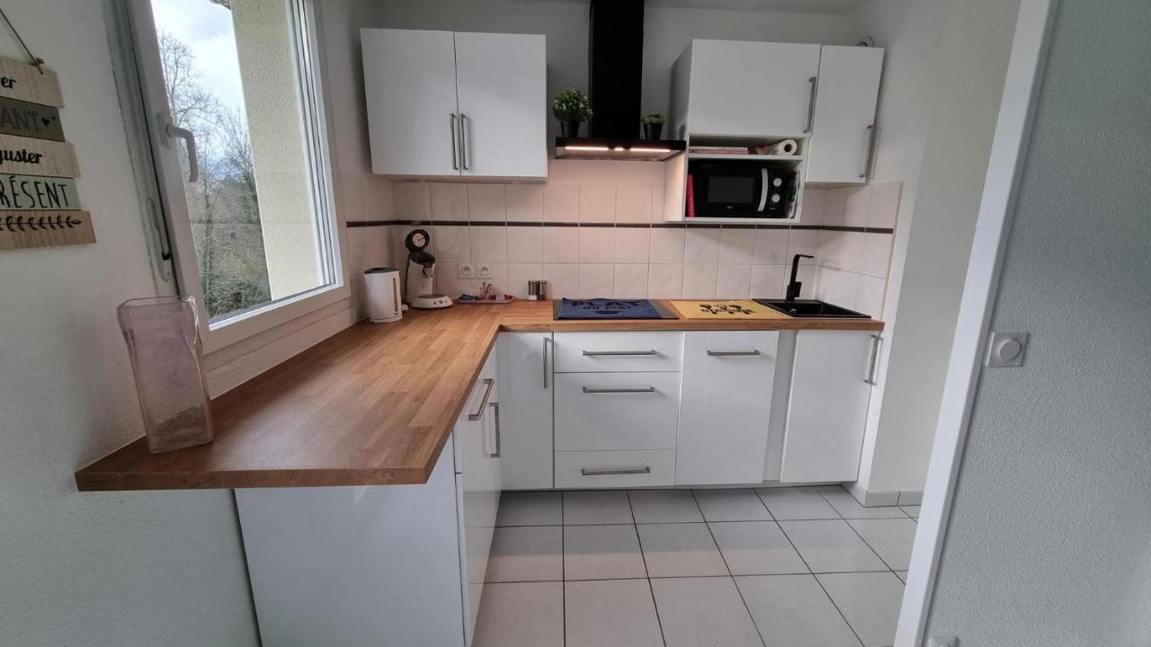 Beau T2 Bien Equipe Au Calme! ! Apartment Saint-Pierre-du-Mont  Exterior photo